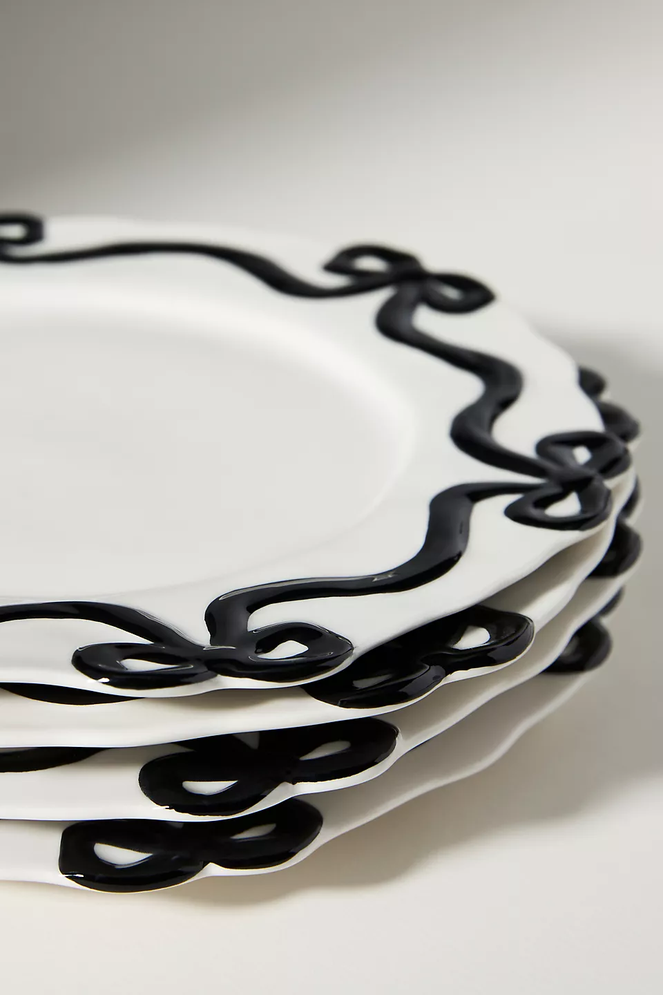 Benedita Bow Dinner Plates Black
