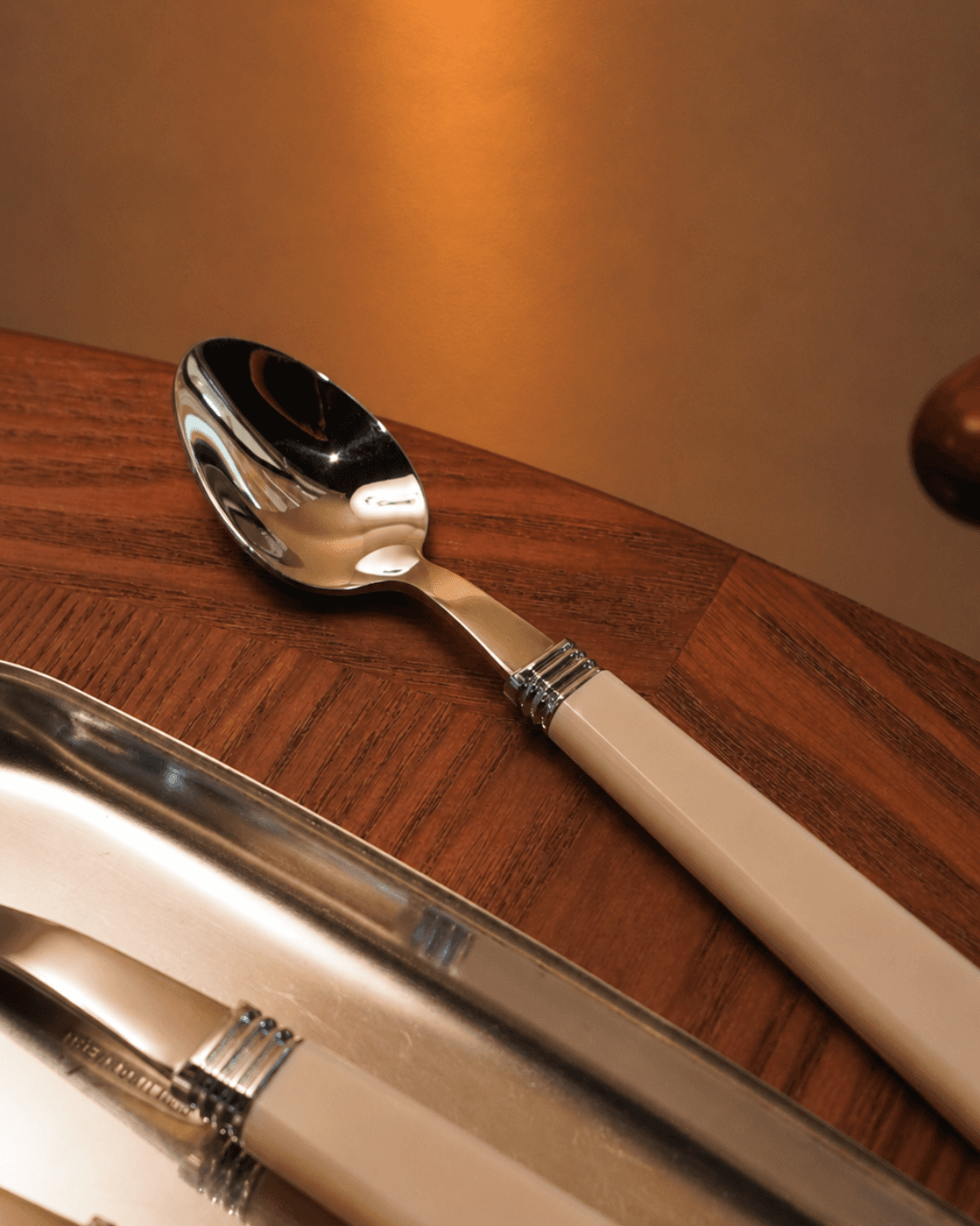 Ivory Cutlery Set of 4