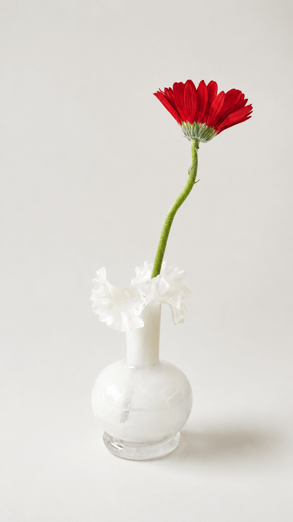 Soft White Frill Glass Vase